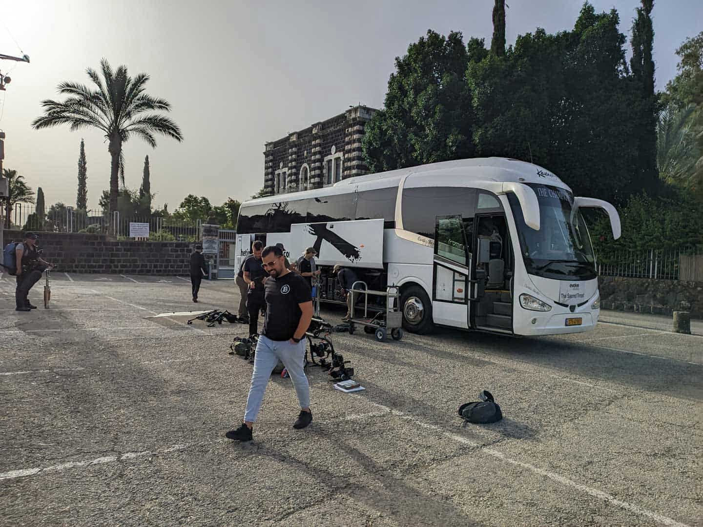 Filming_KeshetBus_web